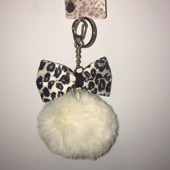 Key Holder / Keychain Fur with Ribbon - Picture 2 of 4